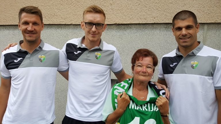 Člani Nogometnega kluba Rudar Velenje na obisku pri svoji zvesti podpornici