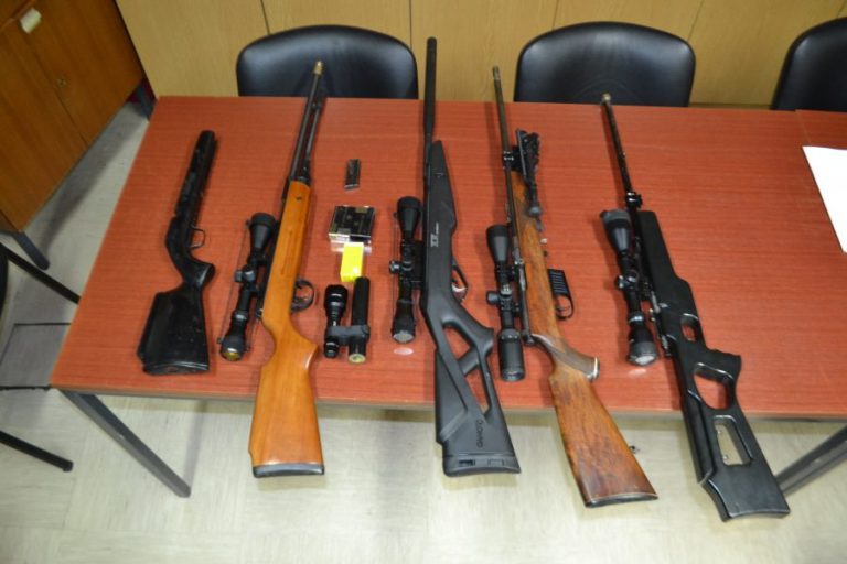 Radeljski policisti občanu zasegli orožje