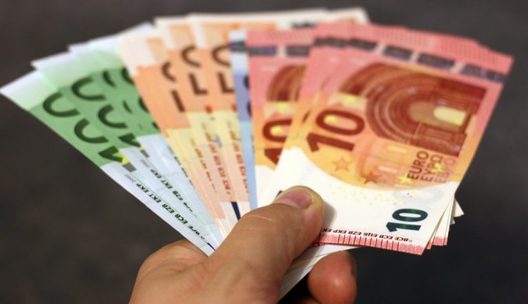 Dvig minimalne plače – največji nateg Levice v zgodovini Slovenije?