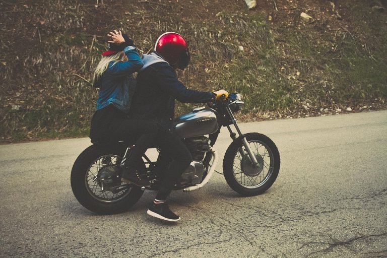 V poostrenem nadzoru cestnega prometa kontrolirali 493 motoristov