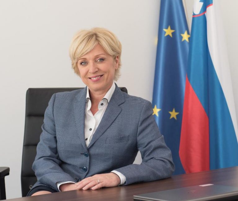 Predsednica na novo ustanovljenega Strateškega sveta za socialno politiko je Romana Tomc