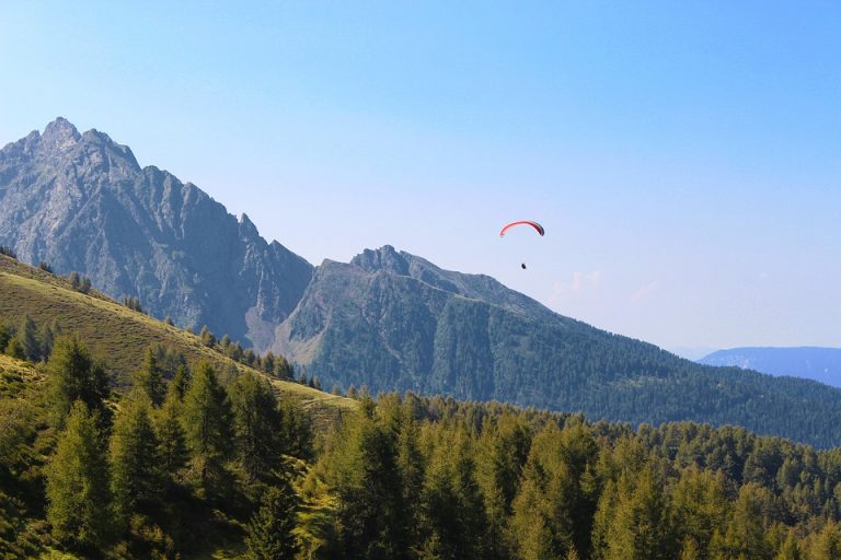 Včeraj dopoldne se je smrtno  ponesrečil 54-letni jadralni padalec