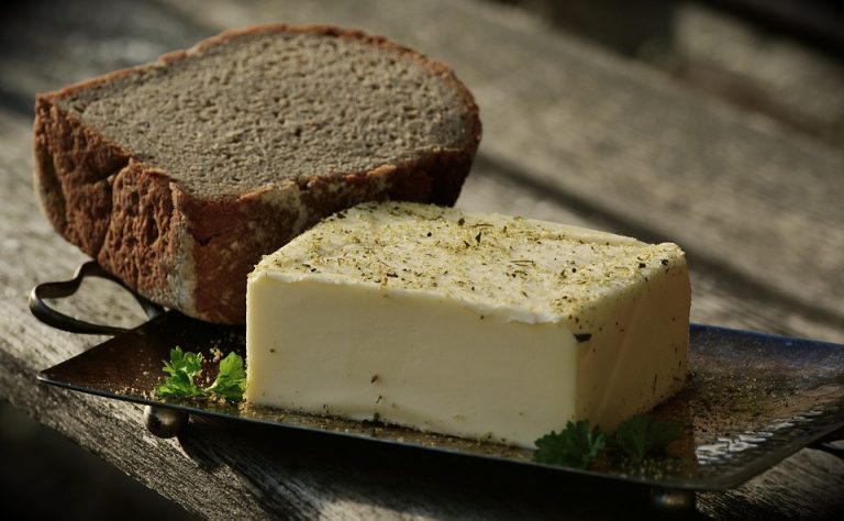 Želite okusiti maslo (po domače – “puter”), ki ga znate sami narediti?