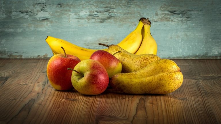 Bomo pozimi namesto jabolk jedli banane?