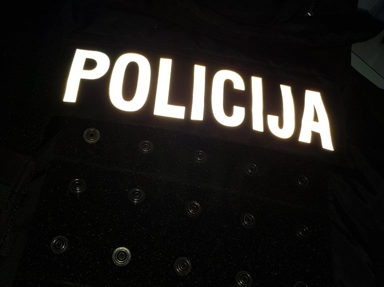Policisti izvedli štiriurno stavko