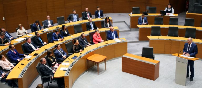 Vlada Marjana Šarca nam bo ostala v spominu predvsem po ne ukrepanju v času virusa?