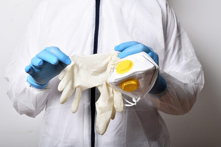 Maske za zaščito – ali – zakaj se jih ljudje bojijo v trgovinah?