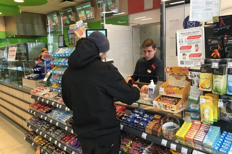 Petrol sporoča!