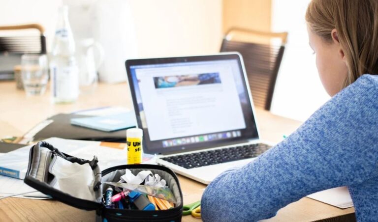 Zlati maturanti v Občini Luče bodo nagrajeni s 300 evri!