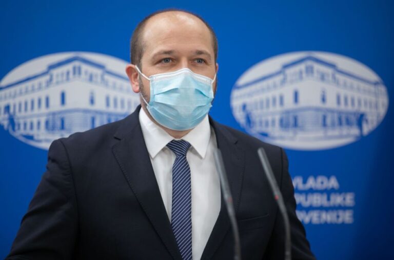 “Stopimo skupaj! Varno in zdravo naprej.”