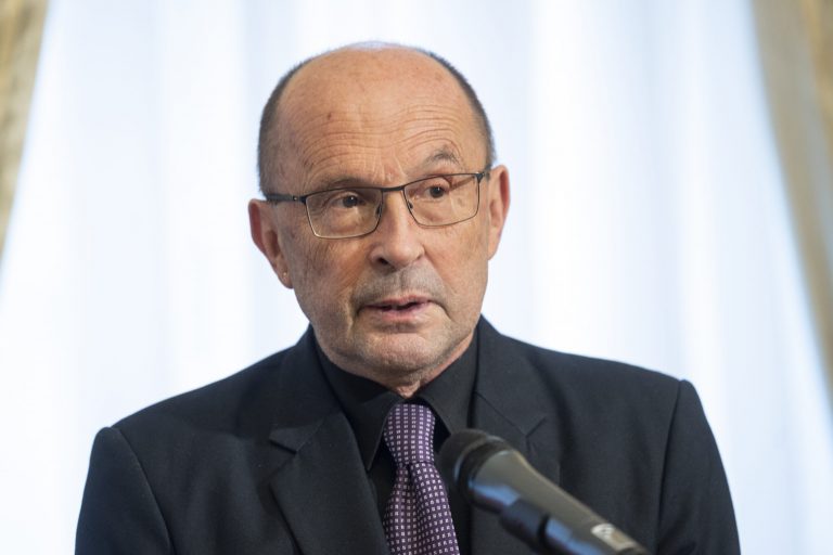 Jože Dežman odpuščen zaradi svojih prepričanj