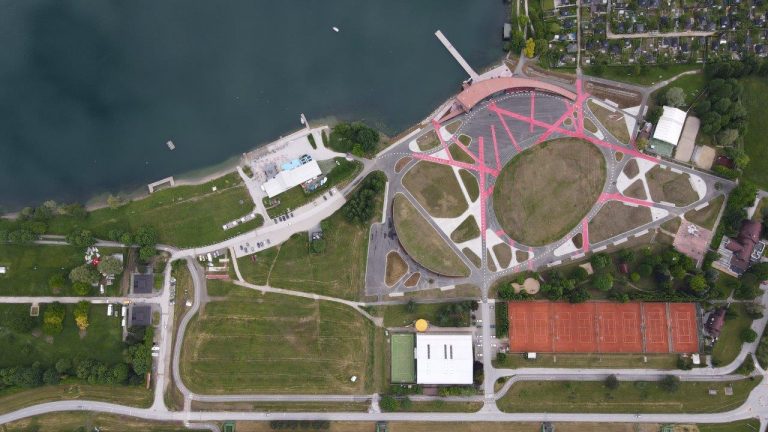 Z MAJEM PLAČLJIVO PARKIRANJE NA VELENJSKI PLAŽI