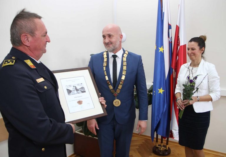 ŽUPAN OBČINE BRASLOVČE MILANU ŠOŠTARIČU PODELIL PRIZNANJE