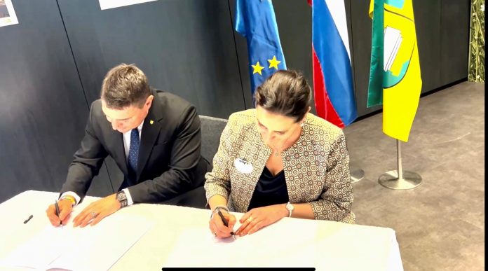 ŽUPAN PETER DERMOL V BRUSLJU PODPISAL PISMO O NAMERI ZA IZVEDBO ZELENIH AKTIVNOSTI, VIR: Mestna občina Velenje