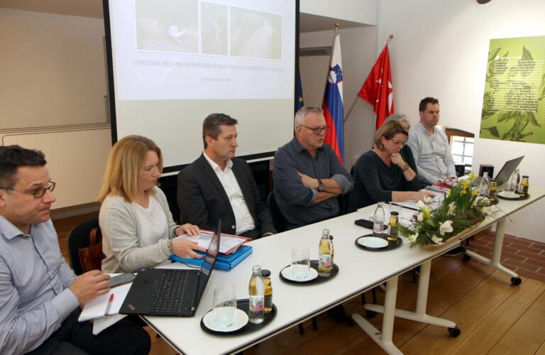 Minister Jože Novak s sodelavci in župani na Polzeli