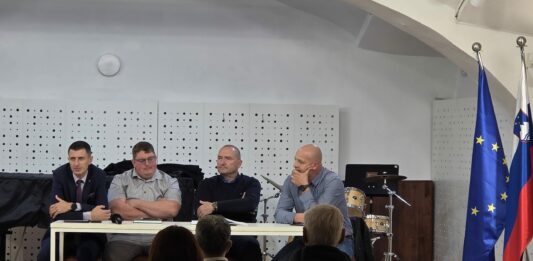 PRIHODNOST NAŠE DRŽAVE RASTE NA DOMAČI ZEMLJI