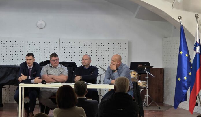 Okrolga miza, VIR: Forum za kmetijstvo in podeželje SDS